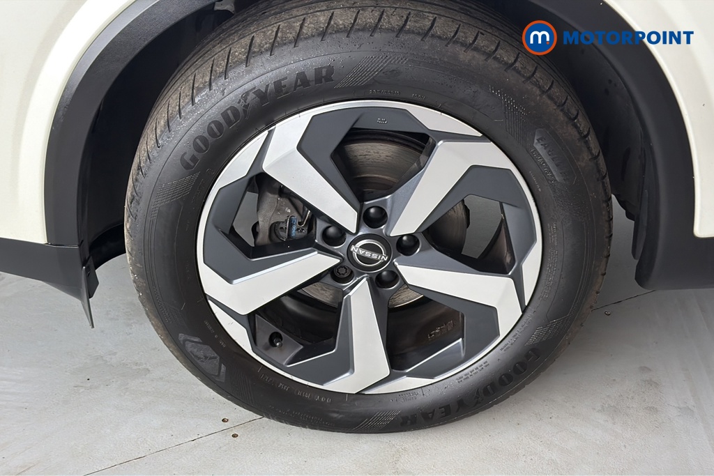Nissan Qashqai N-Connecta Automatic Petrol SUV - Stock Number (1674246) - 44th supplementary image