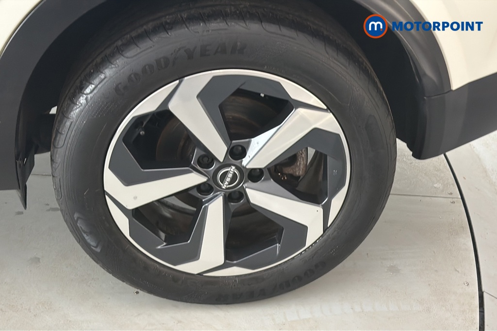 Nissan Qashqai N-Connecta Automatic Petrol SUV - Stock Number (1674246) - 45th supplementary image