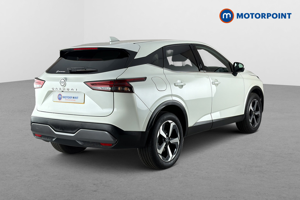 Nissan Qashqai N-Connecta Automatic Petrol SUV - Stock Number (1674246) - Passenger side rear corner