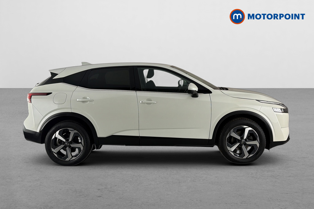 Nissan Qashqai N-Connecta Automatic Petrol SUV - Stock Number (1674246) - Passenger side