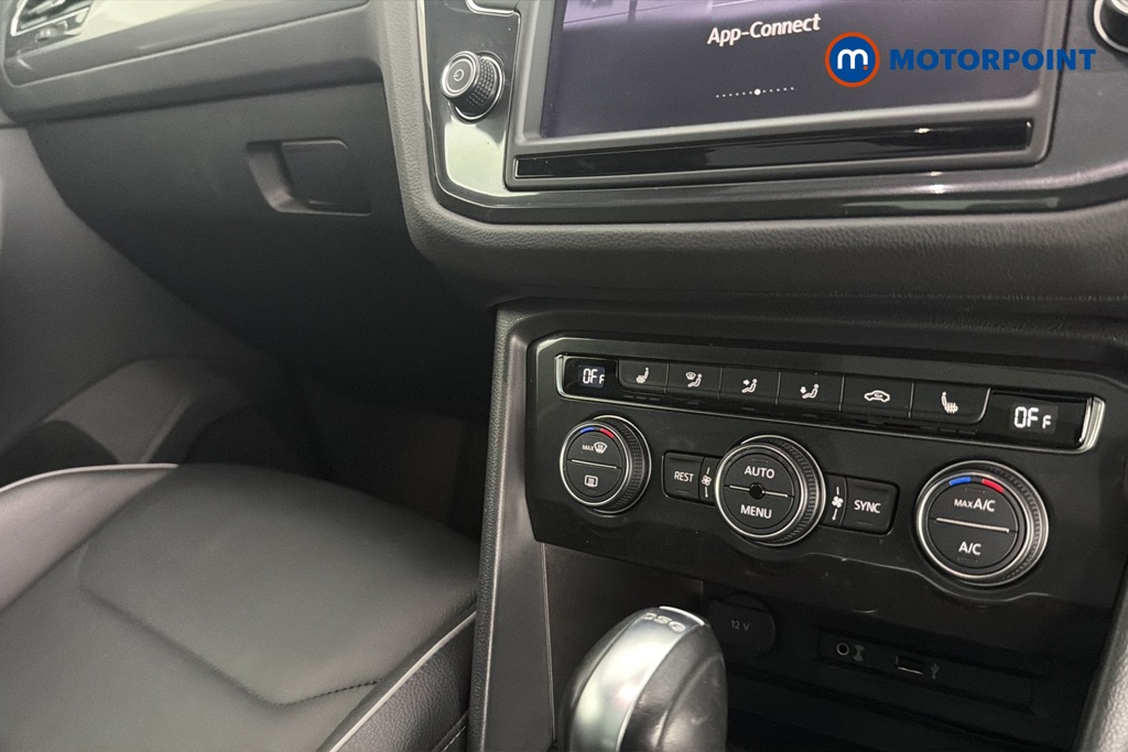 Volkswagen Tiguan R-Line Automatic Petrol SUV - Stock Number (1674658) - 12th supplementary image