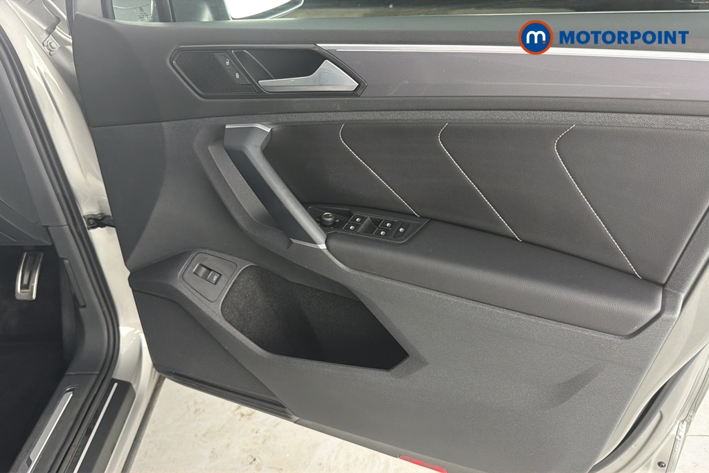 Volkswagen Tiguan R-Line Automatic Petrol SUV - Stock Number (1674658) - 18th supplementary image