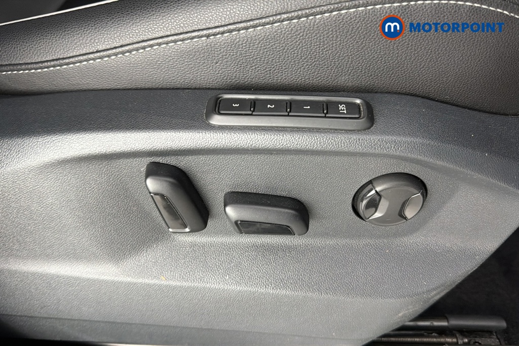 Volkswagen Tiguan R-Line Automatic Petrol SUV - Stock Number (1674658) - 23rd supplementary image