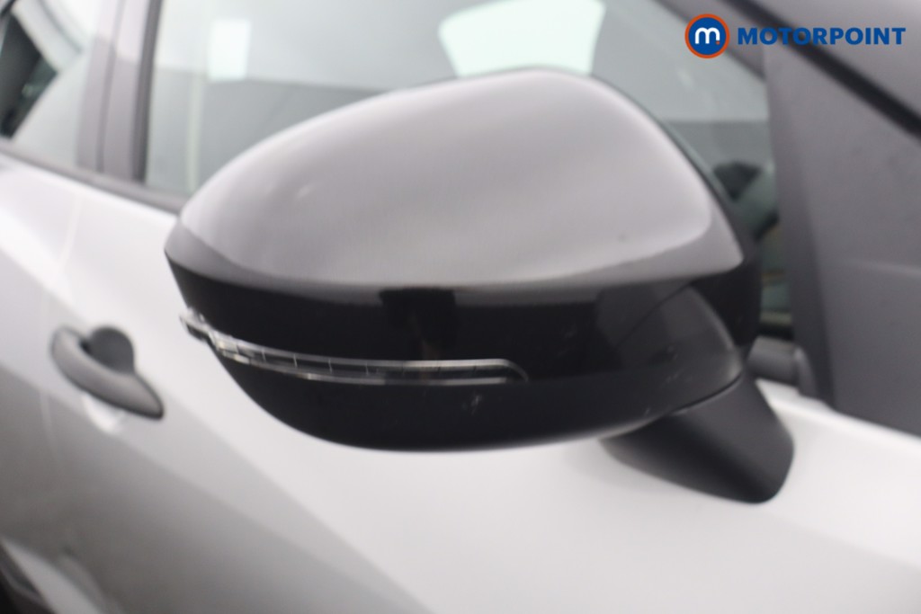 Nissan Juke Visia Manual Petrol SUV - Stock Number (1674996) - 16th supplementary image