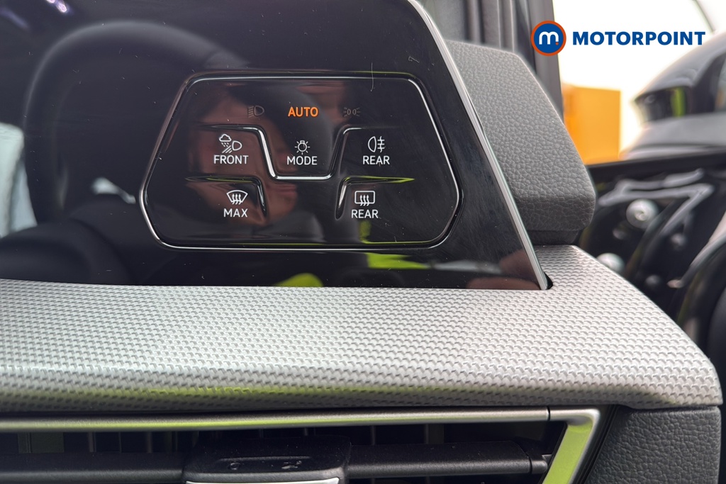 Volkswagen Golf Style Automatic Petrol Plug-In Hybrid Hatchback - Stock Number (1675004) - 11th supplementary image
