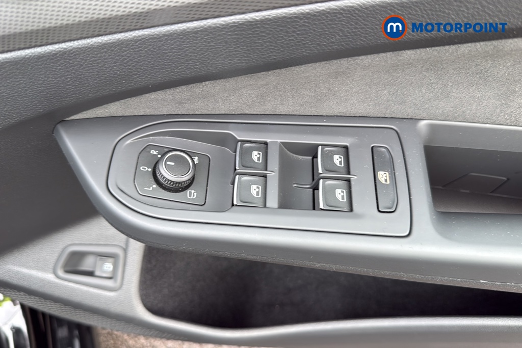 Volkswagen Golf Style Automatic Petrol Plug-In Hybrid Hatchback - Stock Number (1675004) - 19th supplementary image
