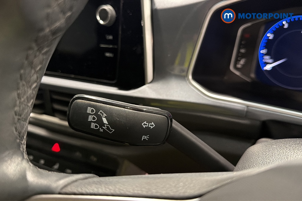 Volkswagen T-Roc Style Manual Petrol SUV - Stock Number (1675274) - 5th supplementary image
