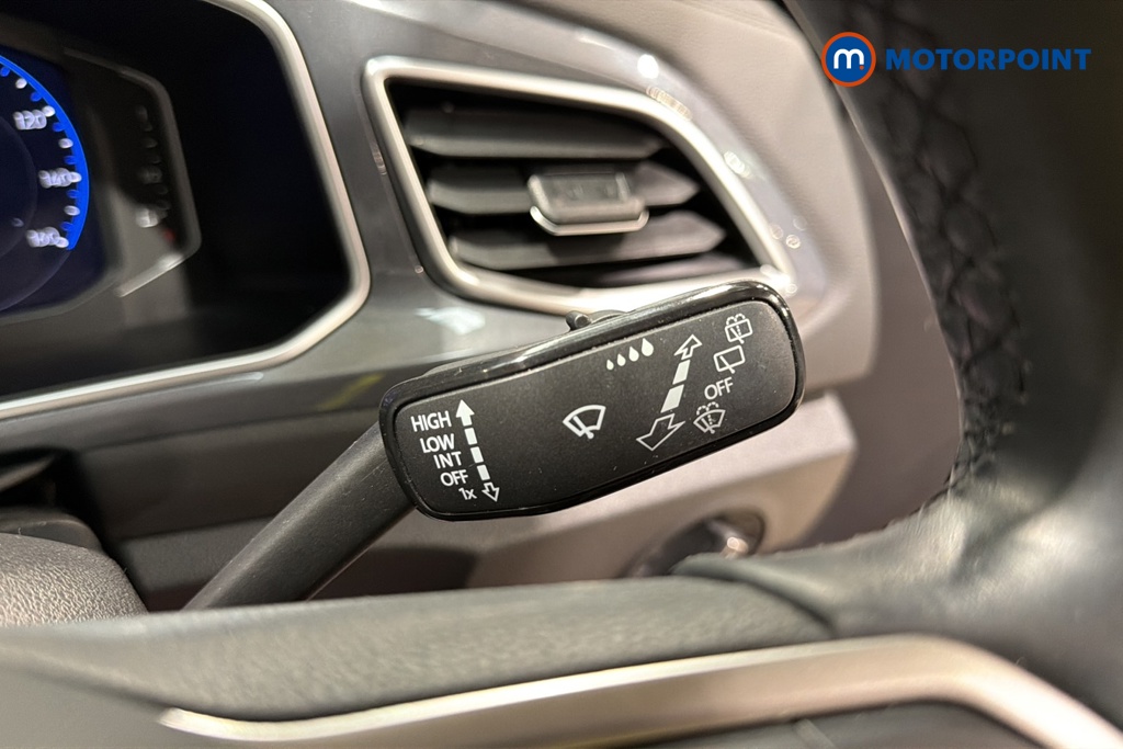 Volkswagen T-Roc Style Manual Petrol SUV - Stock Number (1675274) - 6th supplementary image