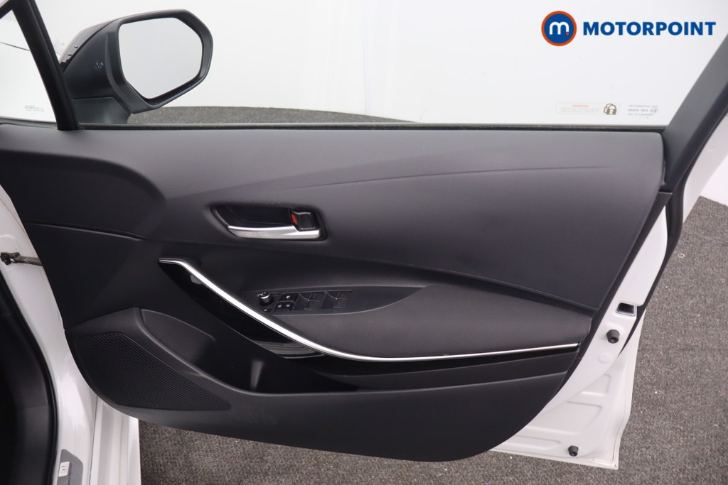Toyota Corolla Gr Sport Automatic Petrol-Electric Hybrid Hatchback - Stock Number (1652199) - 9th supplementary image