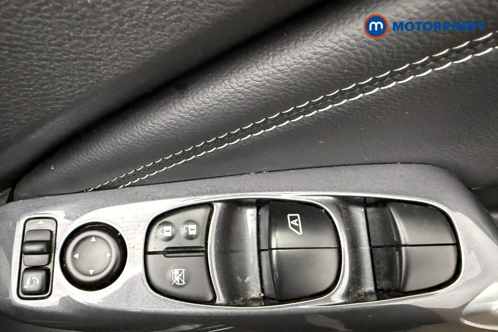 Nissan Juke N-Connecta Manual Petrol SUV - Stock Number (1655783) - 19th supplementary image