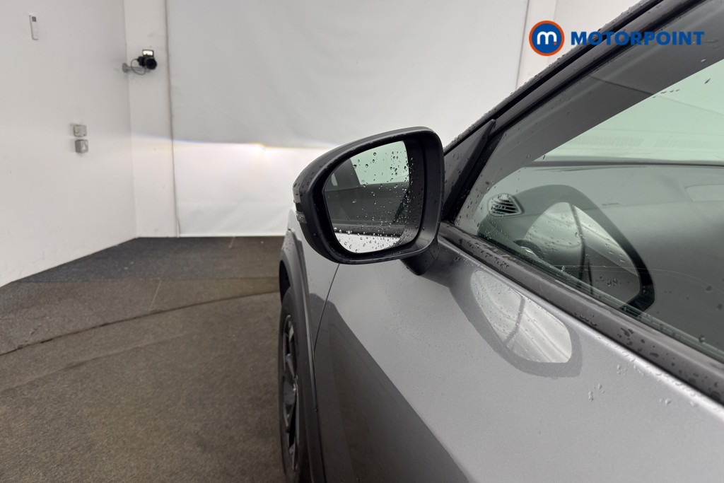 Nissan Juke N-Connecta Manual Petrol SUV - Stock Number (1655783) - 30th supplementary image