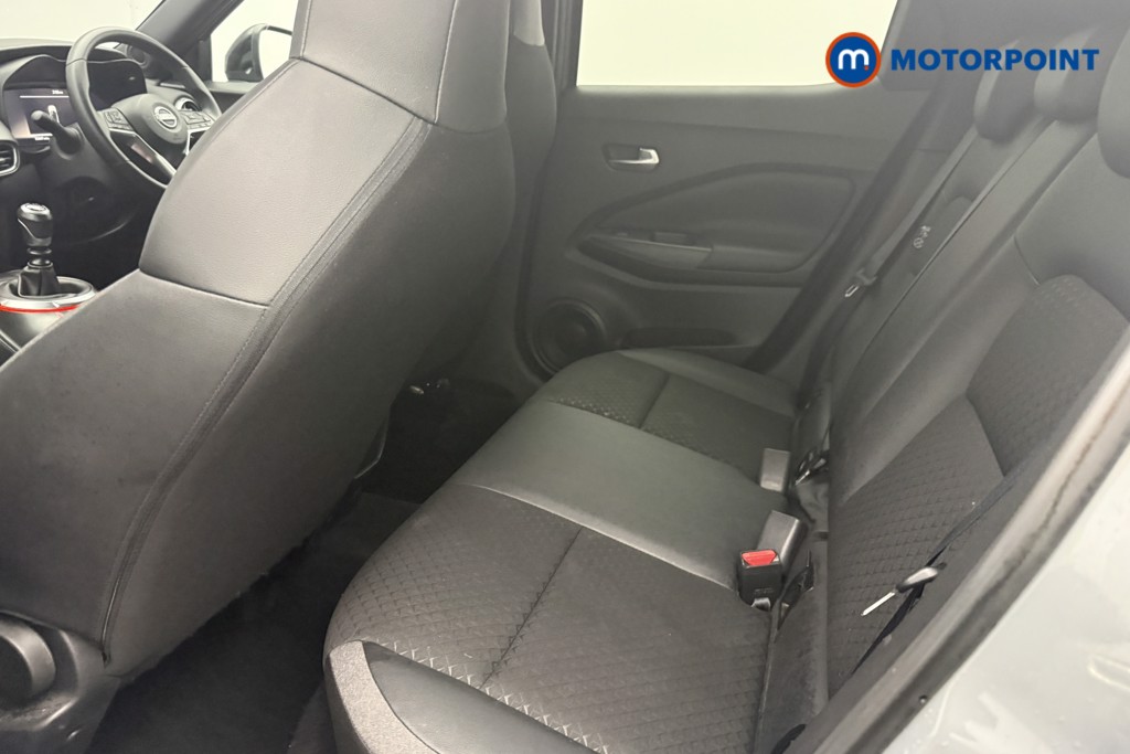 Nissan Juke N-Connecta Manual Petrol SUV - Stock Number (1655811) - 4th supplementary image