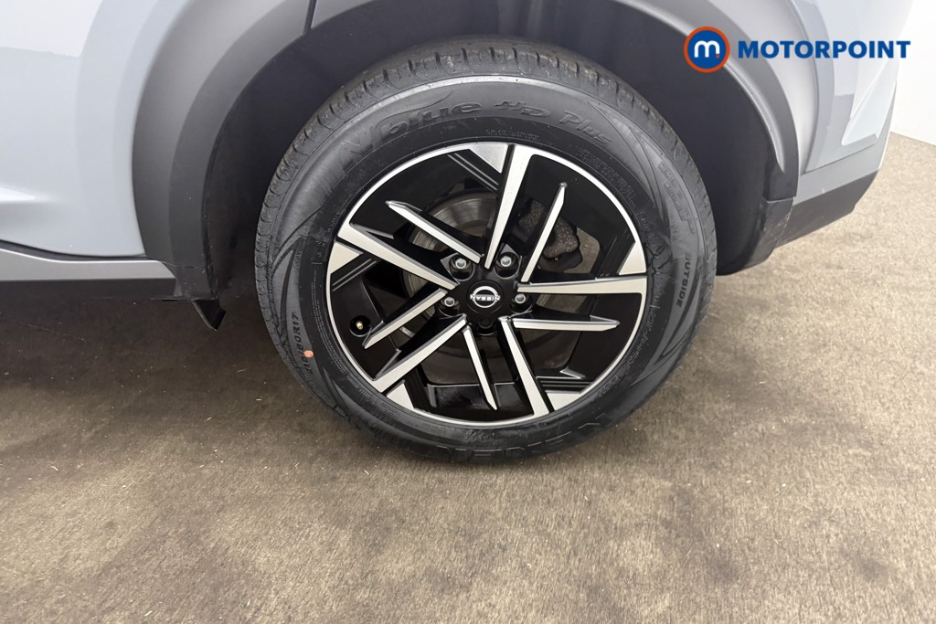 Nissan Juke N-Connecta Manual Petrol SUV - Stock Number (1655811) - 24th supplementary image