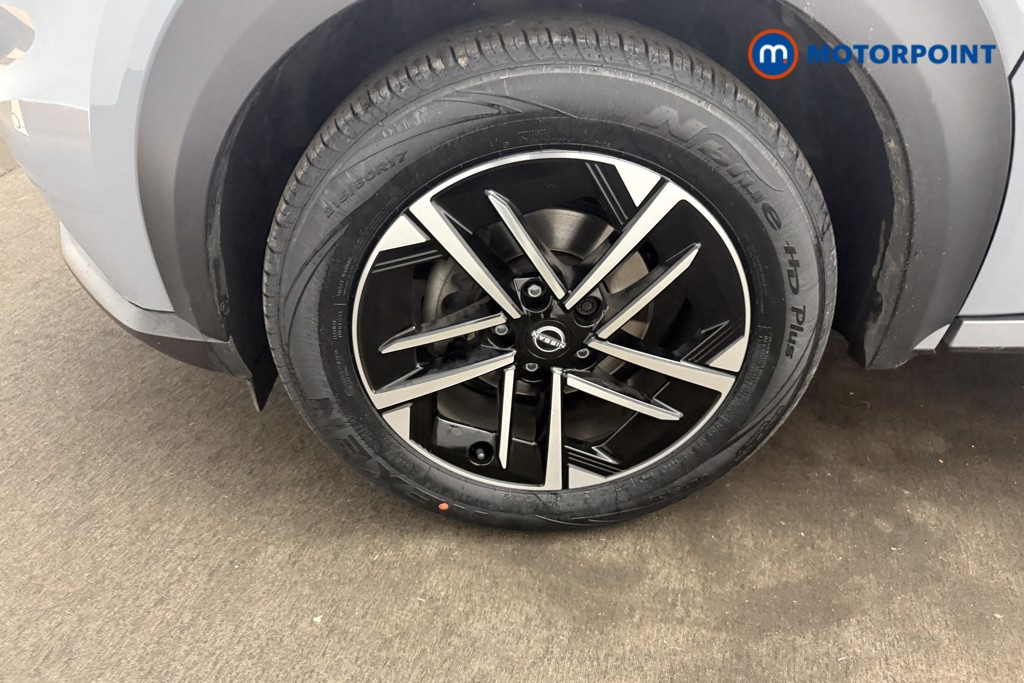 Nissan Juke N-Connecta Manual Petrol SUV - Stock Number (1655811) - 25th supplementary image