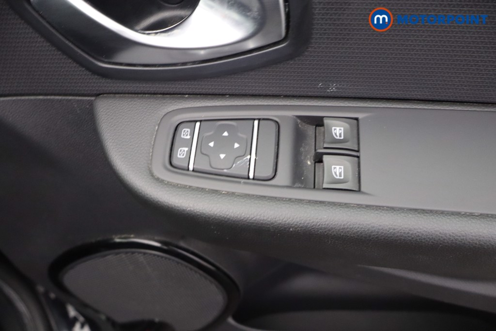 Renault Clio Iconic Manual Petrol Hatchback - Stock Number (1657638) - 8th supplementary image