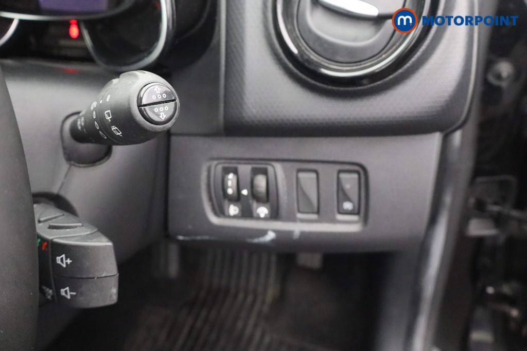 Renault Clio Iconic Manual Petrol Hatchback - Stock Number (1657638) - 10th supplementary image
