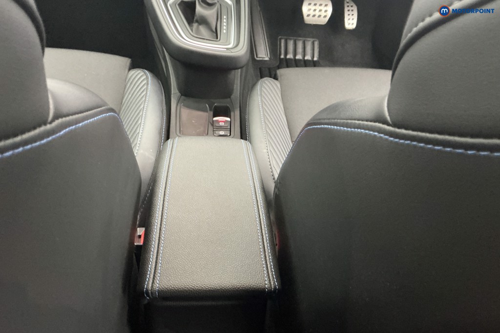 Renault Clio Esprit Alpine Automatic Petrol-Electric Hybrid Hatchback - Stock Number (1659835) - 11th supplementary image