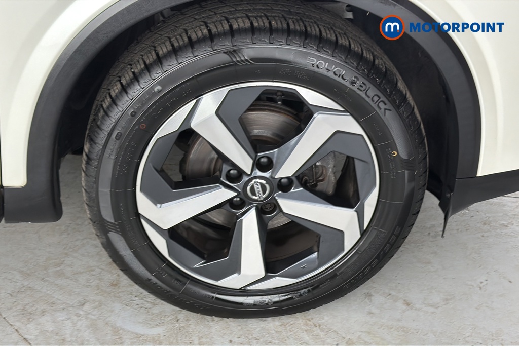 Nissan Qashqai Premiere Edition Automatic Petrol SUV - Stock Number (1667607) - 47th supplementary image