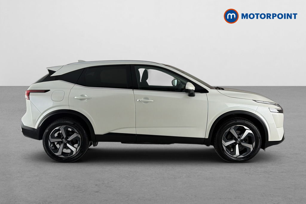 Nissan Qashqai Premiere Edition Automatic Petrol SUV - Stock Number (1667607) - Passenger side