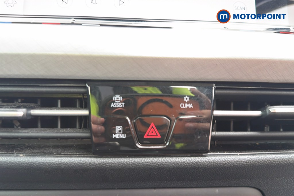 Volkswagen Golf Life Manual Petrol Hatchback - Stock Number (1668425) - 12th supplementary image