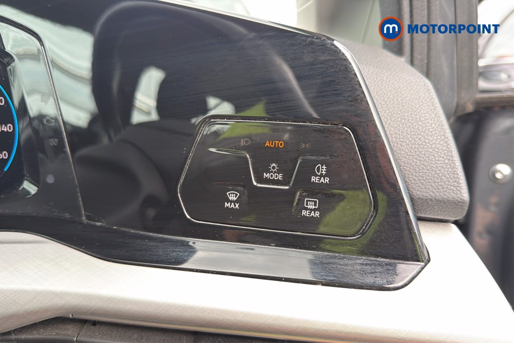 Volkswagen Golf Life Manual Petrol Hatchback - Stock Number (1668425) - 17th supplementary image
