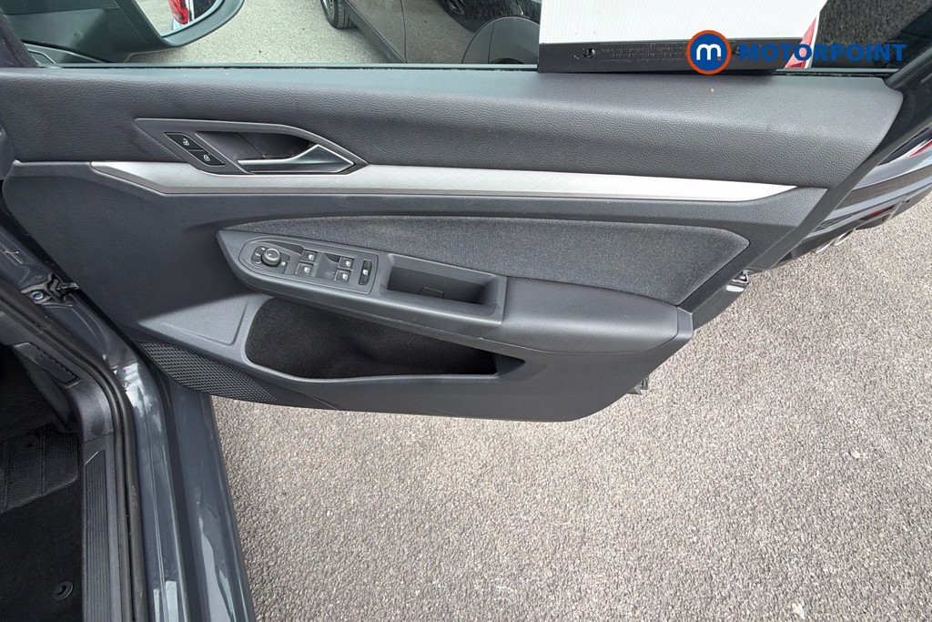 Volkswagen Golf Life Manual Petrol Hatchback - Stock Number (1668425) - 1st supplementary image