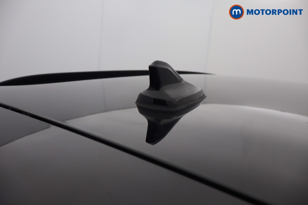 Volkswagen Passat R-Line Automatic Petrol Plug-In Hybrid Estate - Stock Number (1669025) - 4th supplementary image