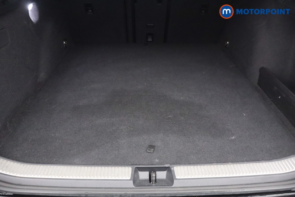 Volkswagen Passat R-Line Automatic Petrol Plug-In Hybrid Estate - Stock Number (1669025) - 6th supplementary image