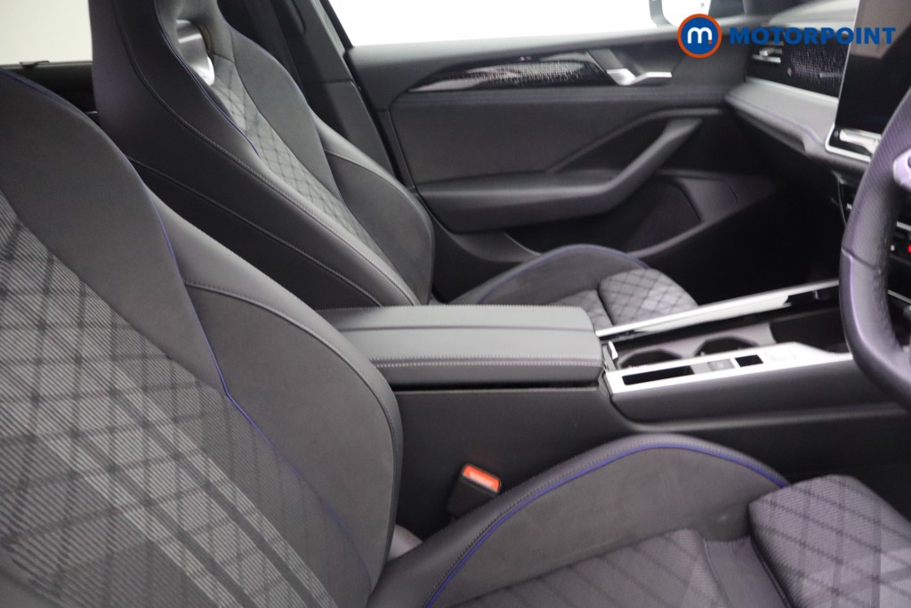 Volkswagen Passat R-Line Automatic Petrol Plug-In Hybrid Estate - Stock Number (1669025) - 14th supplementary image