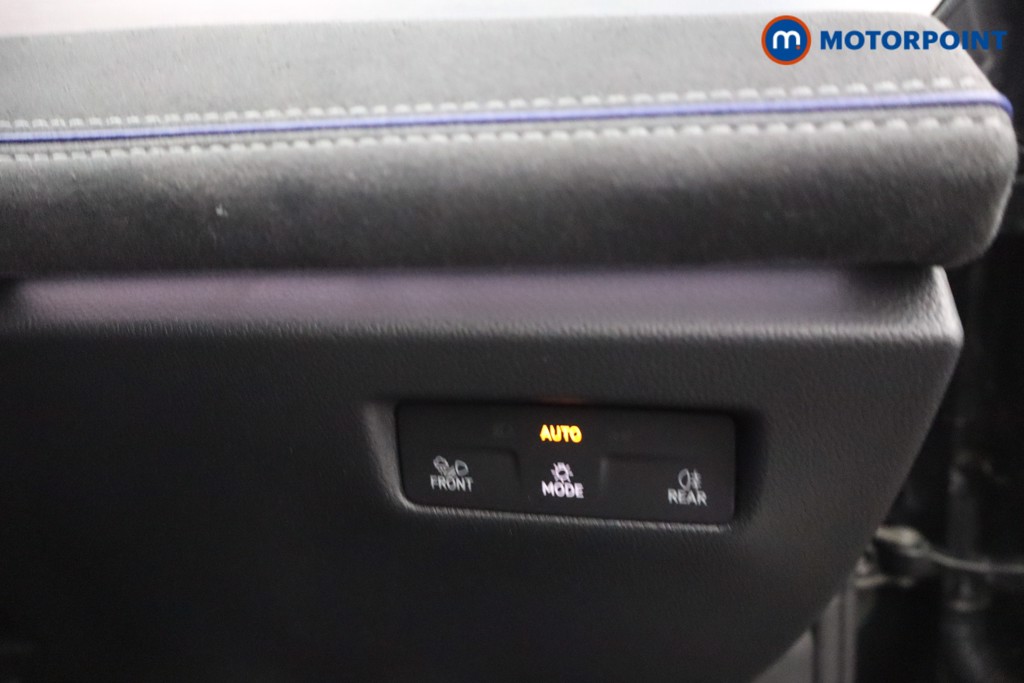 Volkswagen Passat R-Line Automatic Petrol Plug-In Hybrid Estate - Stock Number (1669025) - 15th supplementary image