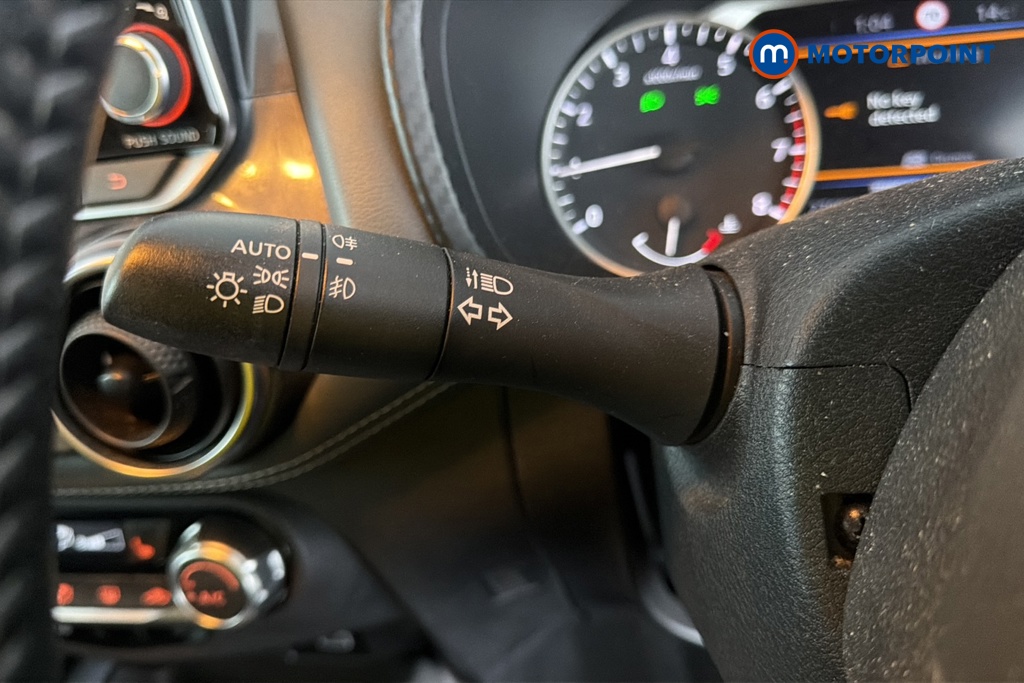 Nissan Juke Tekna Automatic Petrol SUV - Stock Number (1669273) - 5th supplementary image