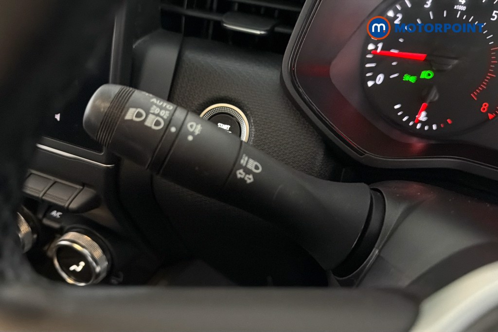 Renault Clio Iconic Manual Petrol Hatchback - Stock Number (1669277) - 6th supplementary image
