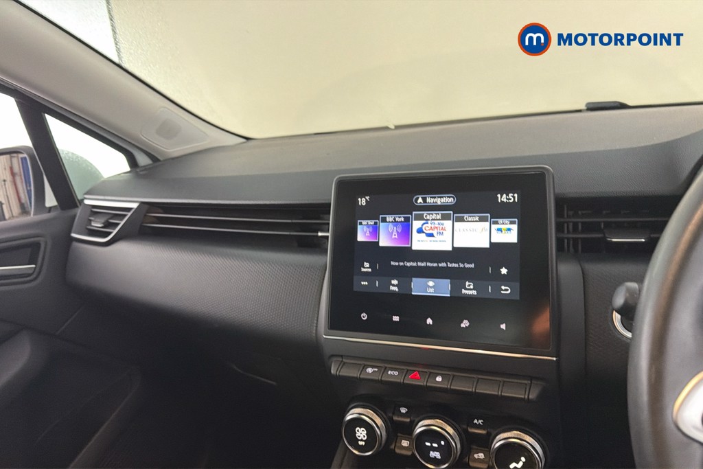 Renault Clio Iconic Manual Petrol Hatchback - Stock Number (1669277) - 9th supplementary image