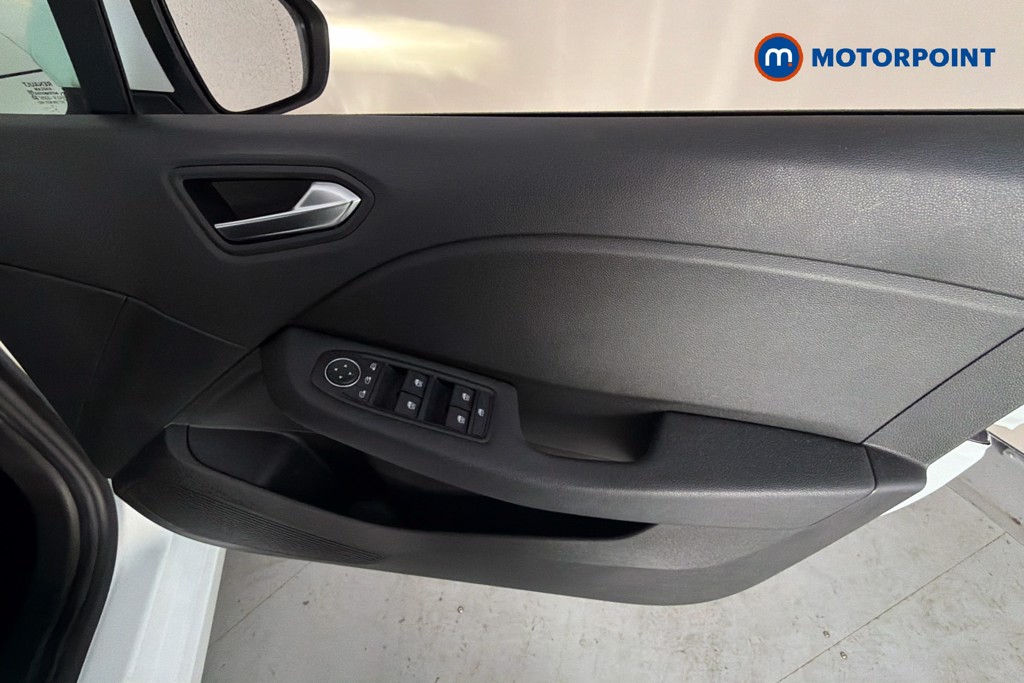 Renault Clio Iconic Manual Petrol Hatchback - Stock Number (1669277) - 19th supplementary image