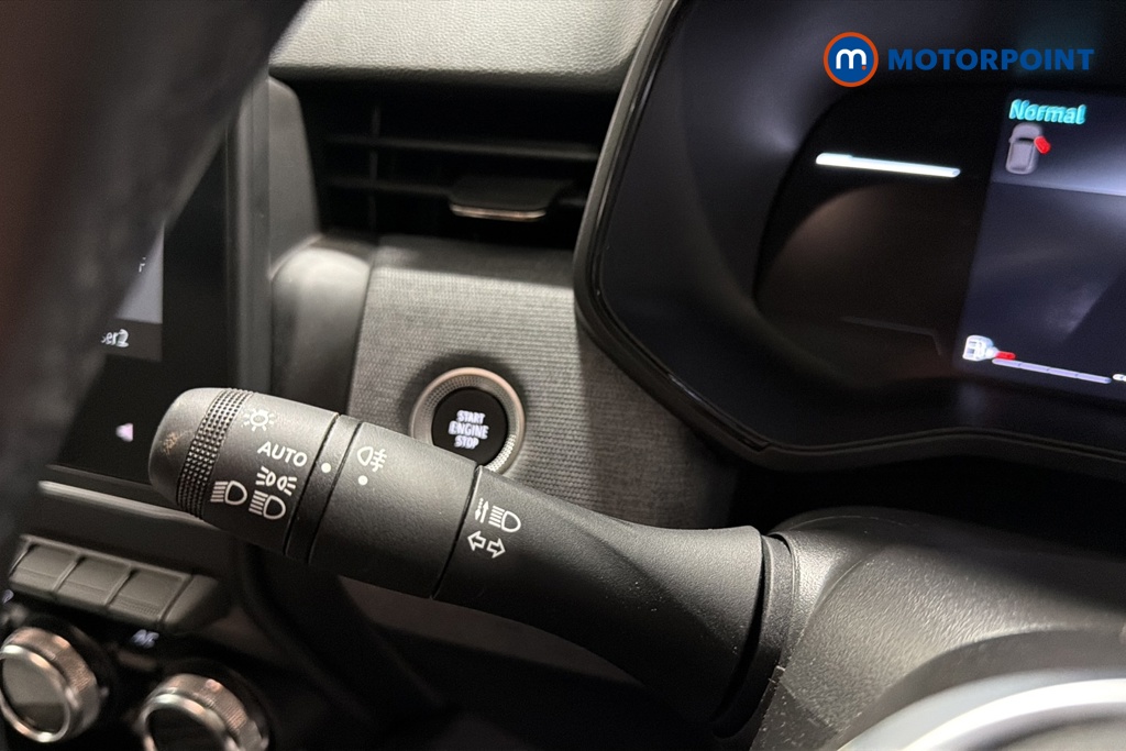 Renault Clio Evolution Manual Petrol Hatchback - Stock Number (1669872) - 5th supplementary image