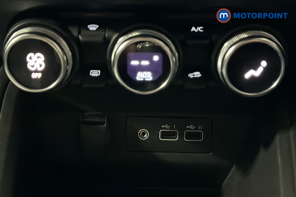 Renault Clio Evolution Manual Petrol Hatchback - Stock Number (1669904) - 994th supplementary image