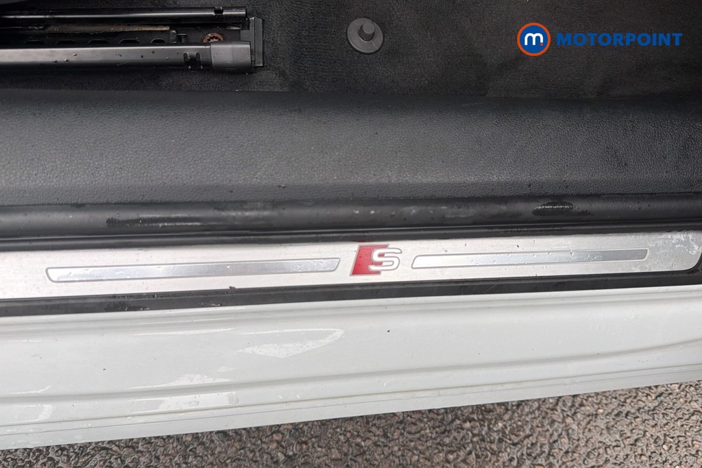 Audi A4 Black Edition Automatic Diesel Saloon - Stock Number (1671020) - 7th supplementary image