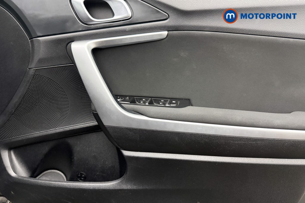 Nissan Juke Tekna Manual Petrol SUV - Stock Number (1671279) - 17th supplementary image