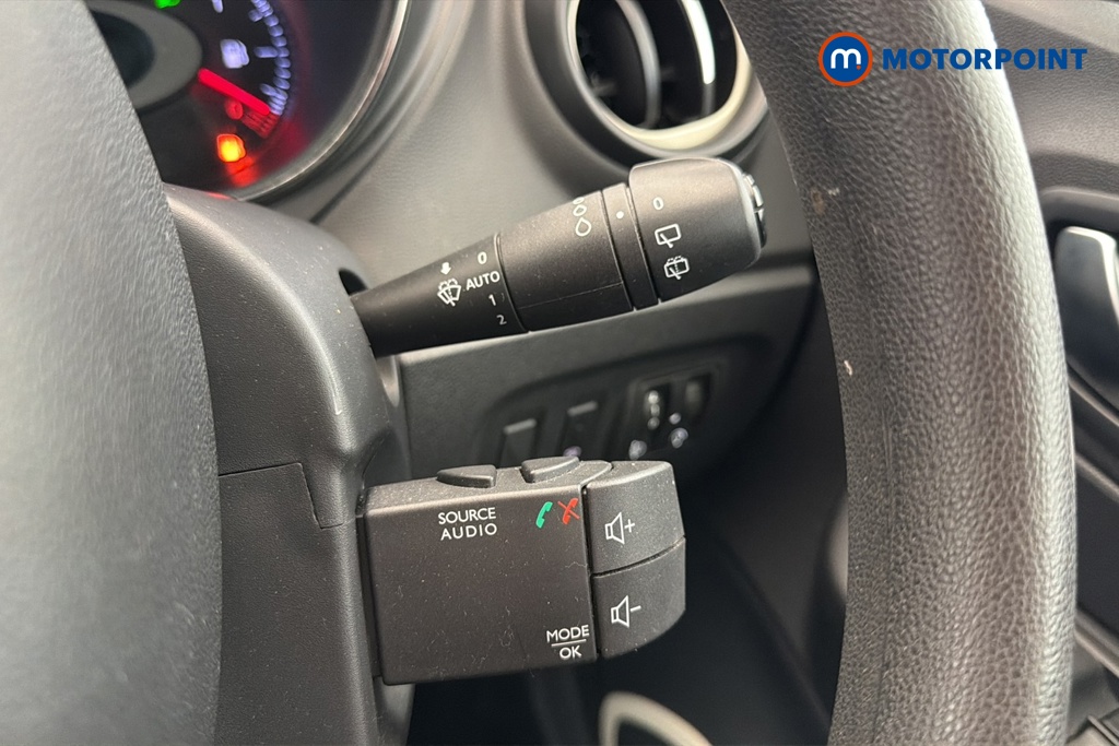 Renault Captur Play Manual Petrol SUV - Stock Number (1671501) - 6th supplementary image