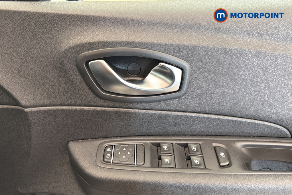 Renault Captur Play Manual Petrol SUV - Stock Number (1671501) - 19th supplementary image