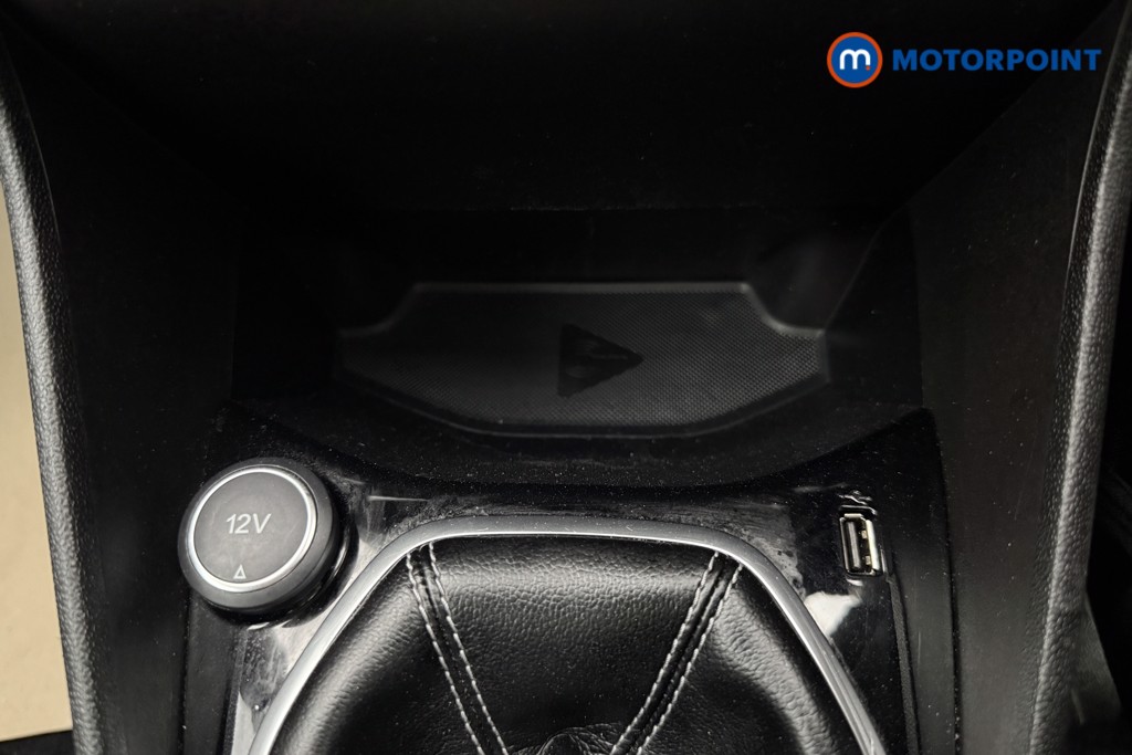 Ford Fiesta Zetec Manual Petrol Hatchback - Stock Number (1671574) - 13th supplementary image