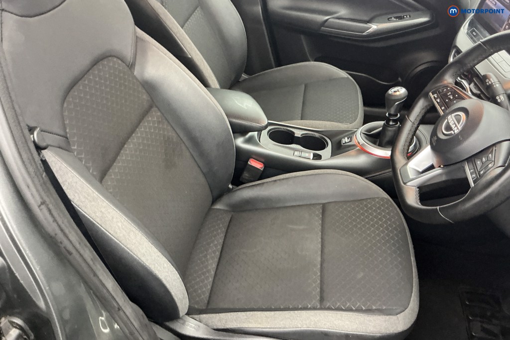 Nissan Juke N-Connecta Manual Petrol SUV - Stock Number (1671606) - 5th supplementary image