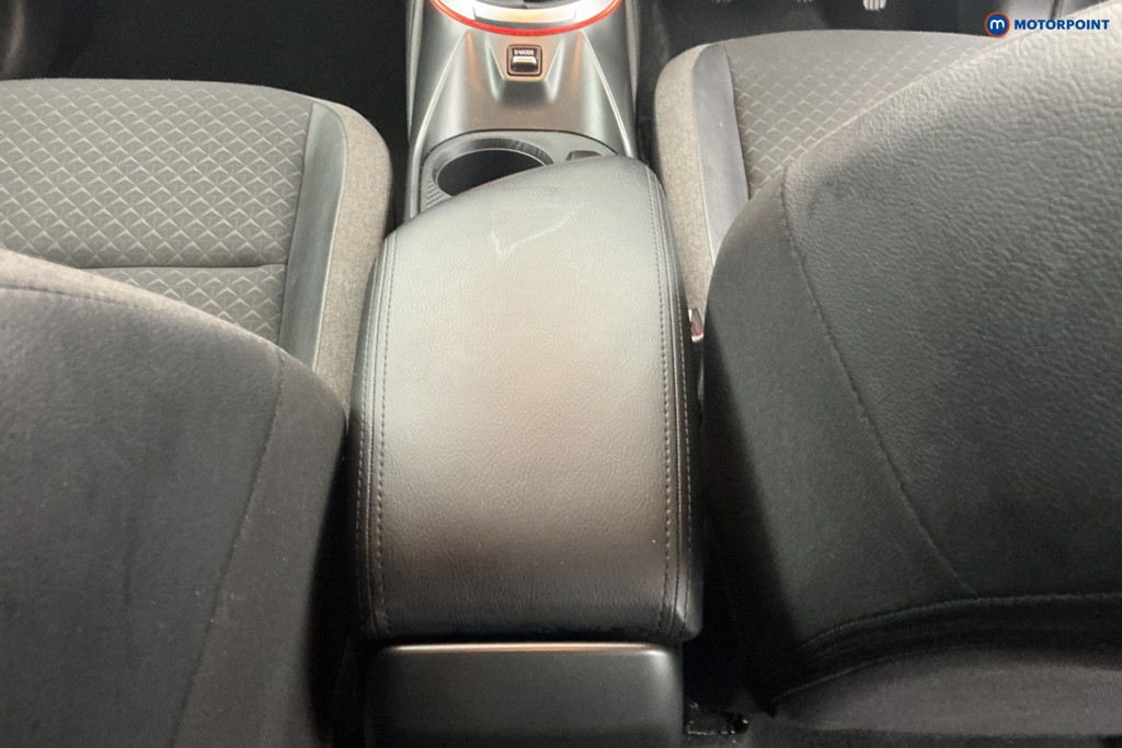 Nissan Juke N-Connecta Manual Petrol SUV - Stock Number (1671606) - 11th supplementary image