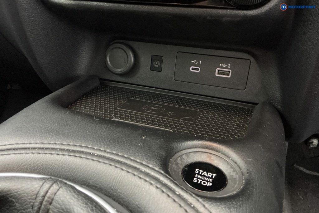 Nissan Juke N-Connecta Manual Petrol SUV - Stock Number (1671606) - 16th supplementary image