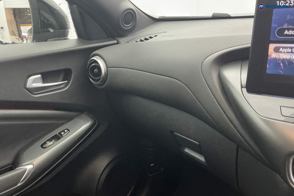 Nissan Juke N-Connecta Manual Petrol SUV - Stock Number (1671606) - 18th supplementary image