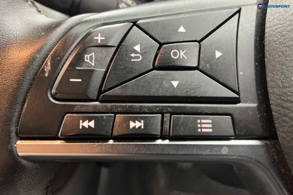 Nissan Juke N-Connecta Manual Petrol SUV - Stock Number (1671606) - 20th supplementary image