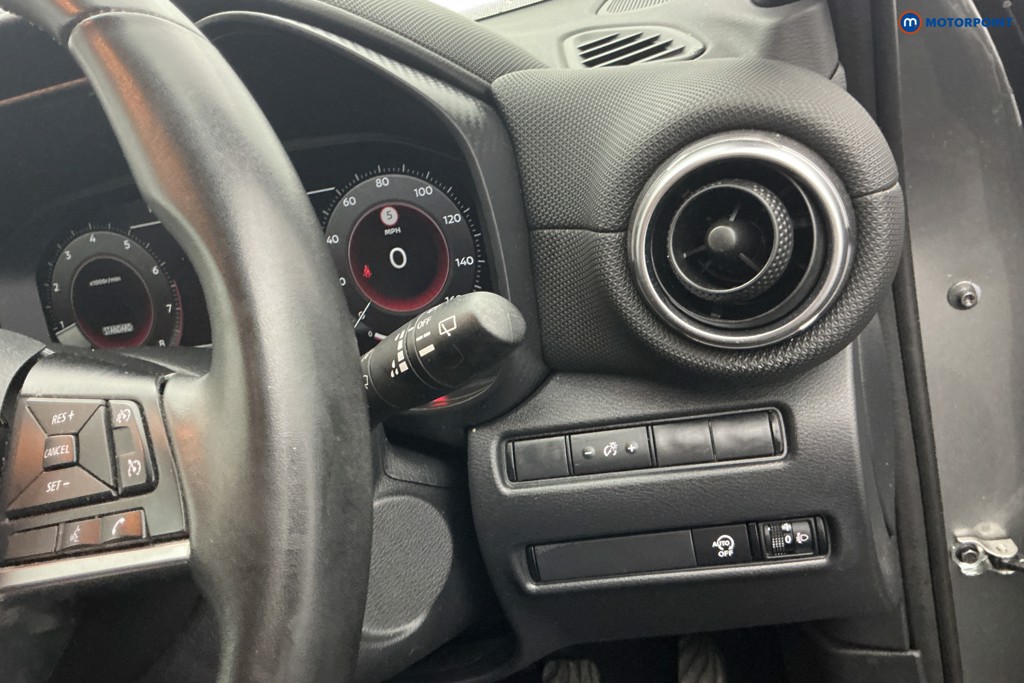 Nissan Juke N-Connecta Manual Petrol SUV - Stock Number (1671606) - 22nd supplementary image