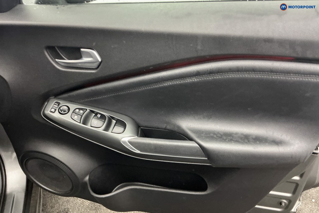Nissan Juke N-Connecta Manual Petrol SUV - Stock Number (1671606) - 24th supplementary image