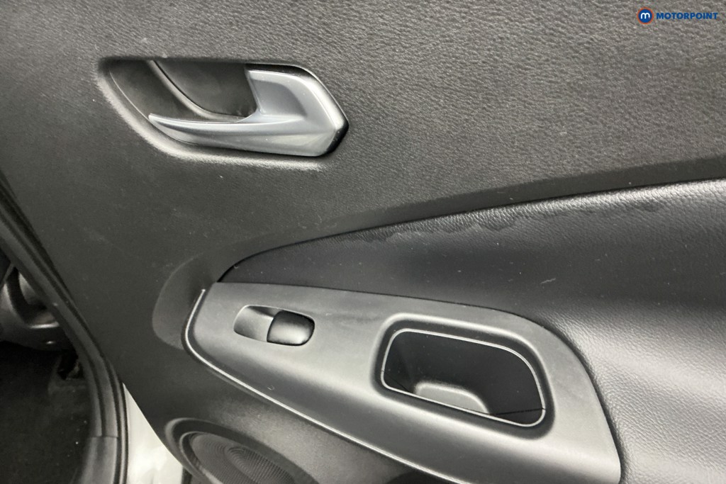 Nissan Juke N-Connecta Manual Petrol SUV - Stock Number (1671606) - 27th supplementary image