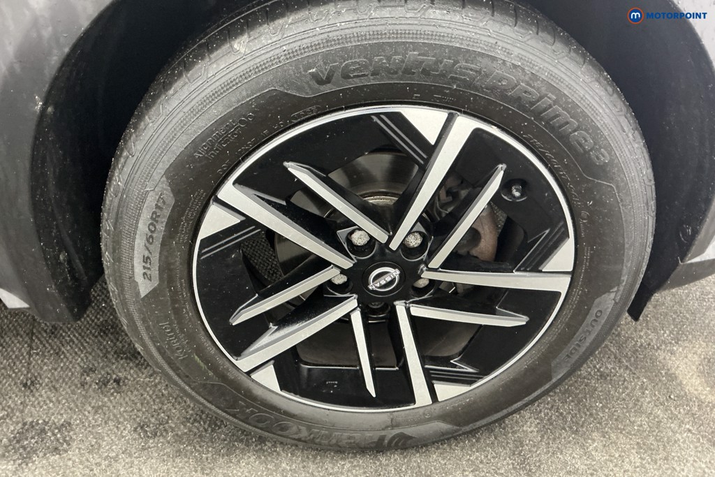 Nissan Juke N-Connecta Manual Petrol SUV - Stock Number (1671606) - 33rd supplementary image